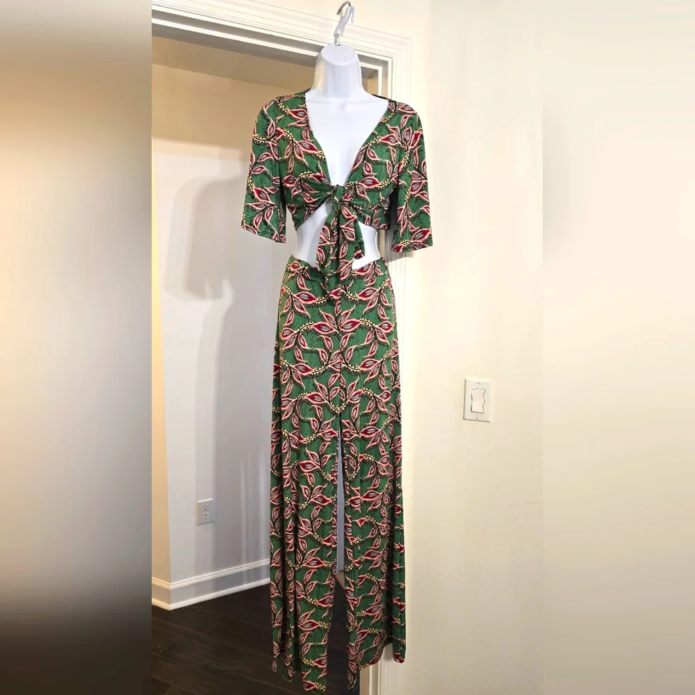 Pink and green floral Tie-Front two piece outfit - Picture 1 of 4